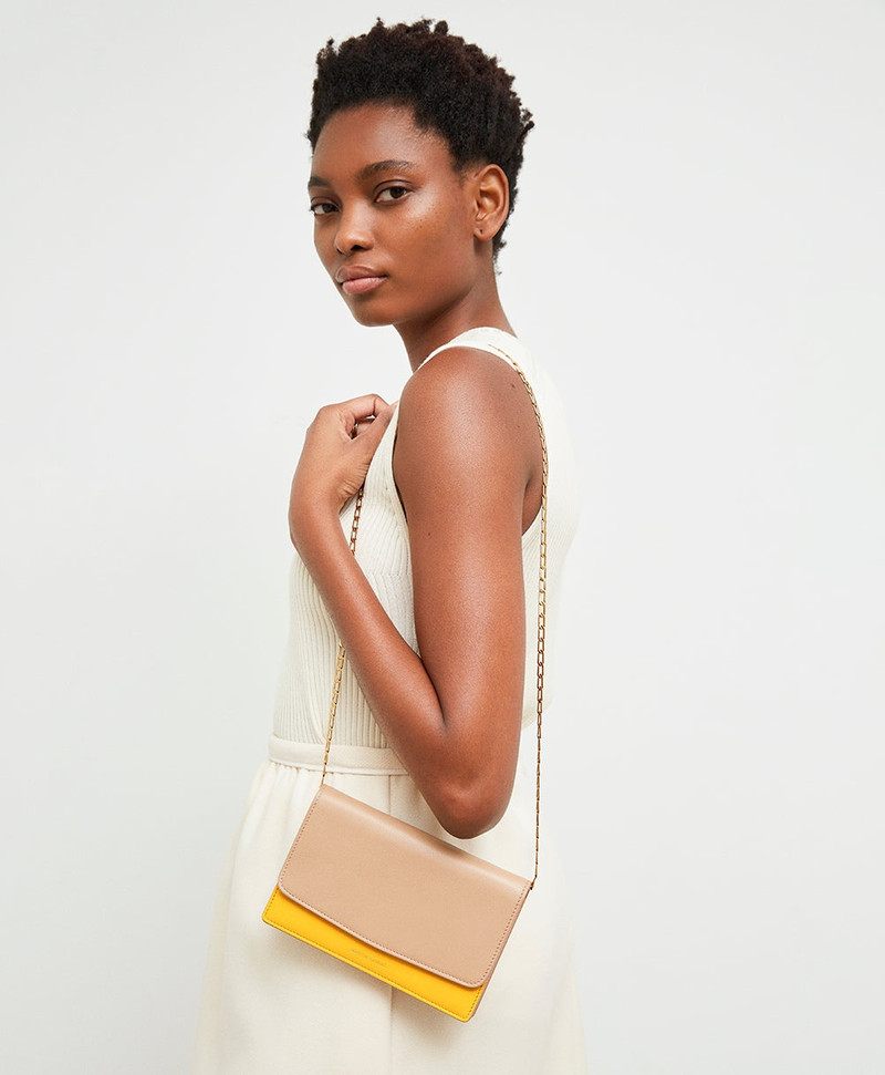 Mansur Gavriel CHAIN TRAVEL WALLET outlook