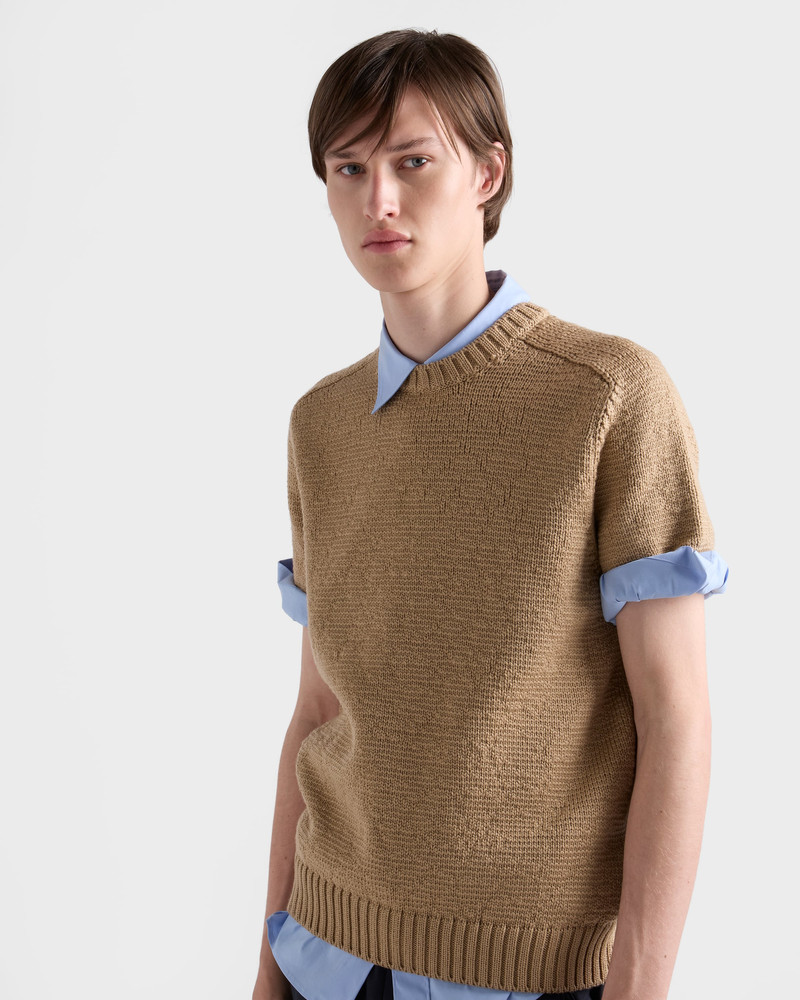 Short-sleeved wool sweater 3