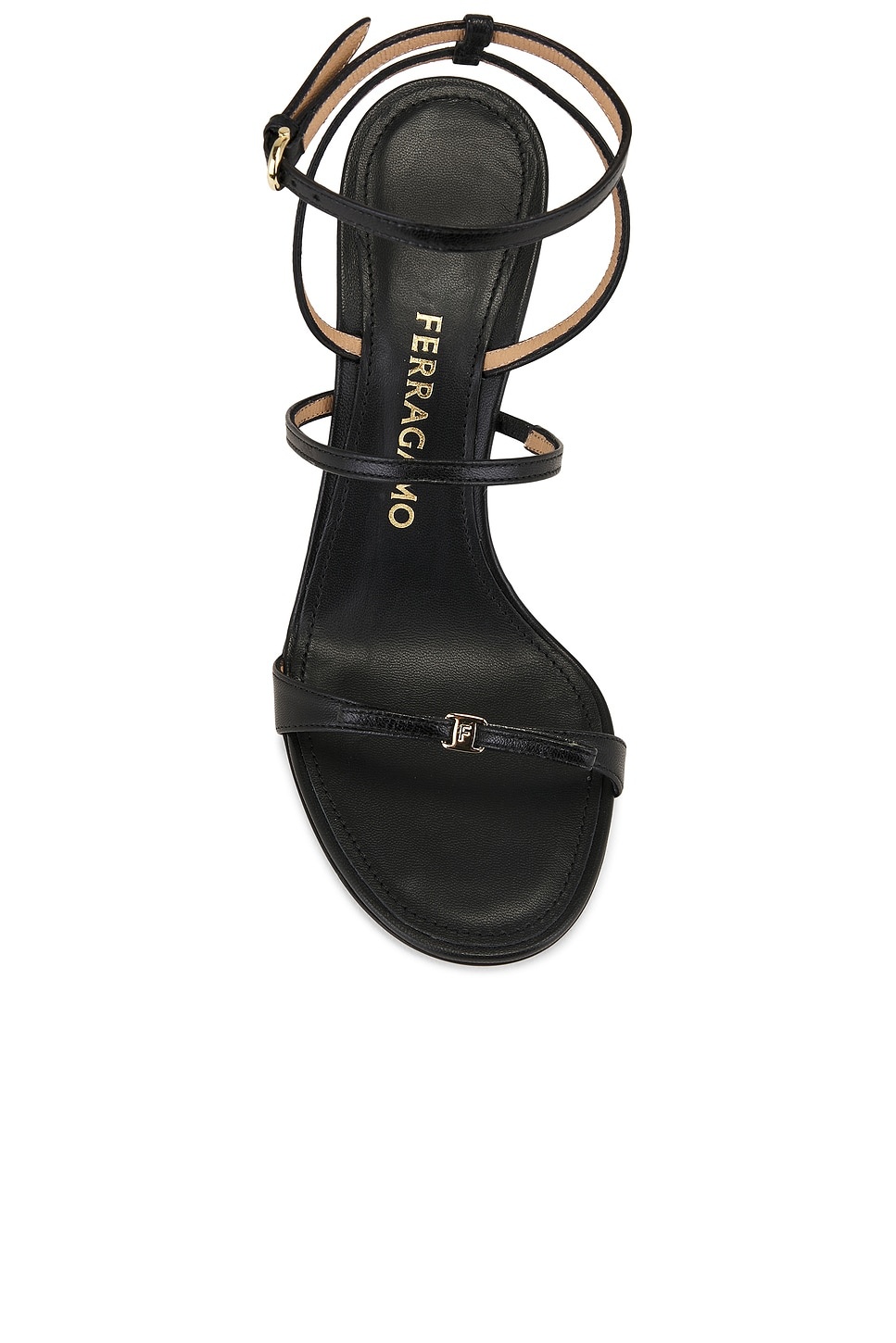 Ariel Sandal - 4