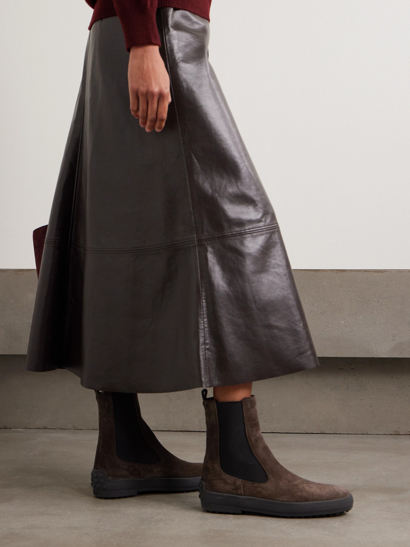 Tod's Winter Gommini Suede Chelsea Boots outlook