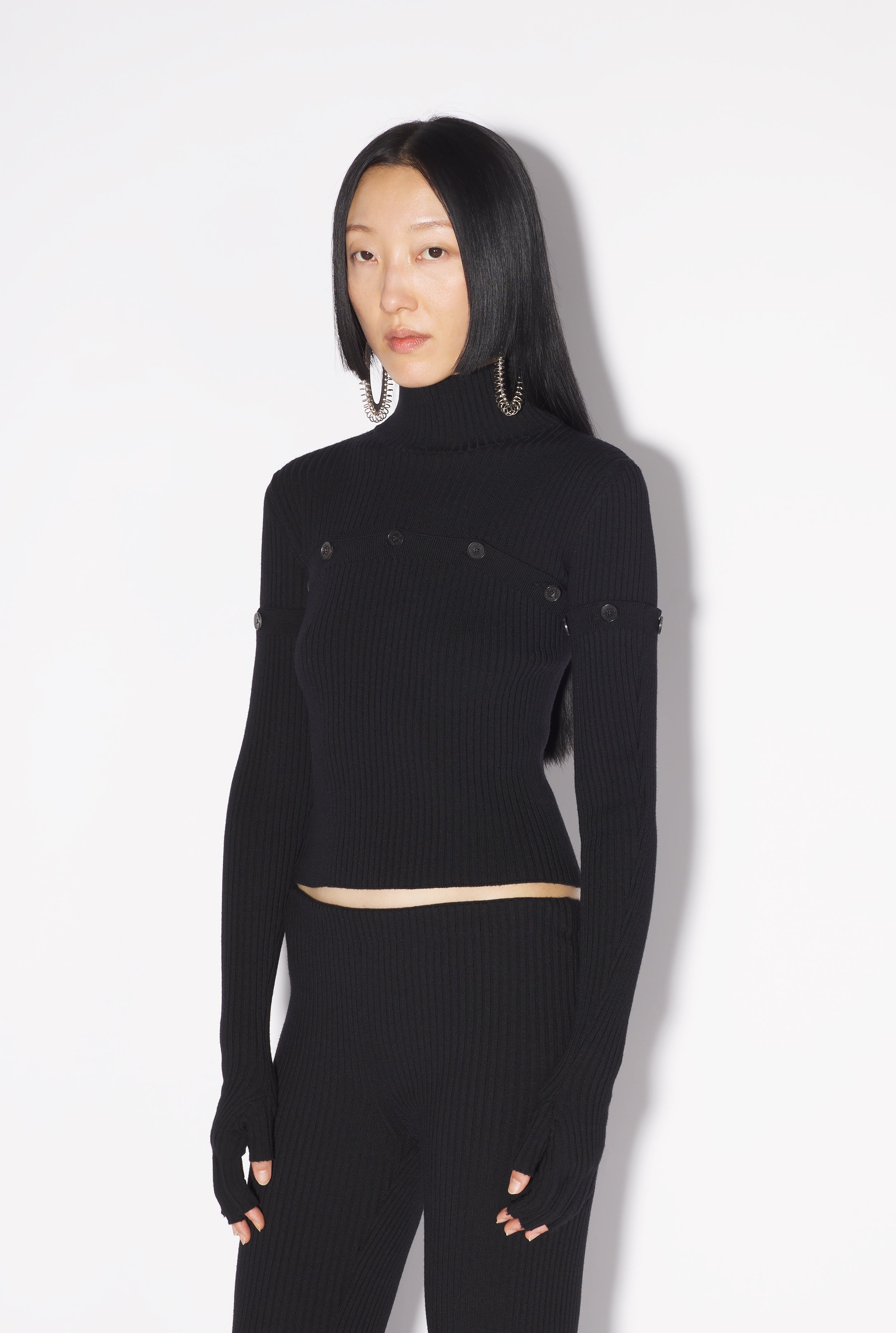 THE BUTTONED KNIT TOP - 3