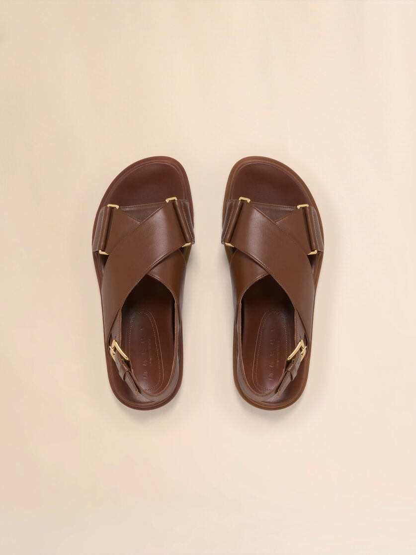 BROWN LEATHER FUSSBETT - 4