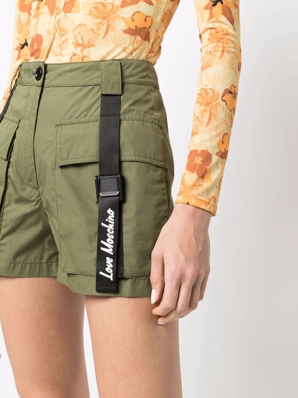 logo-tape pleated shorts - 5