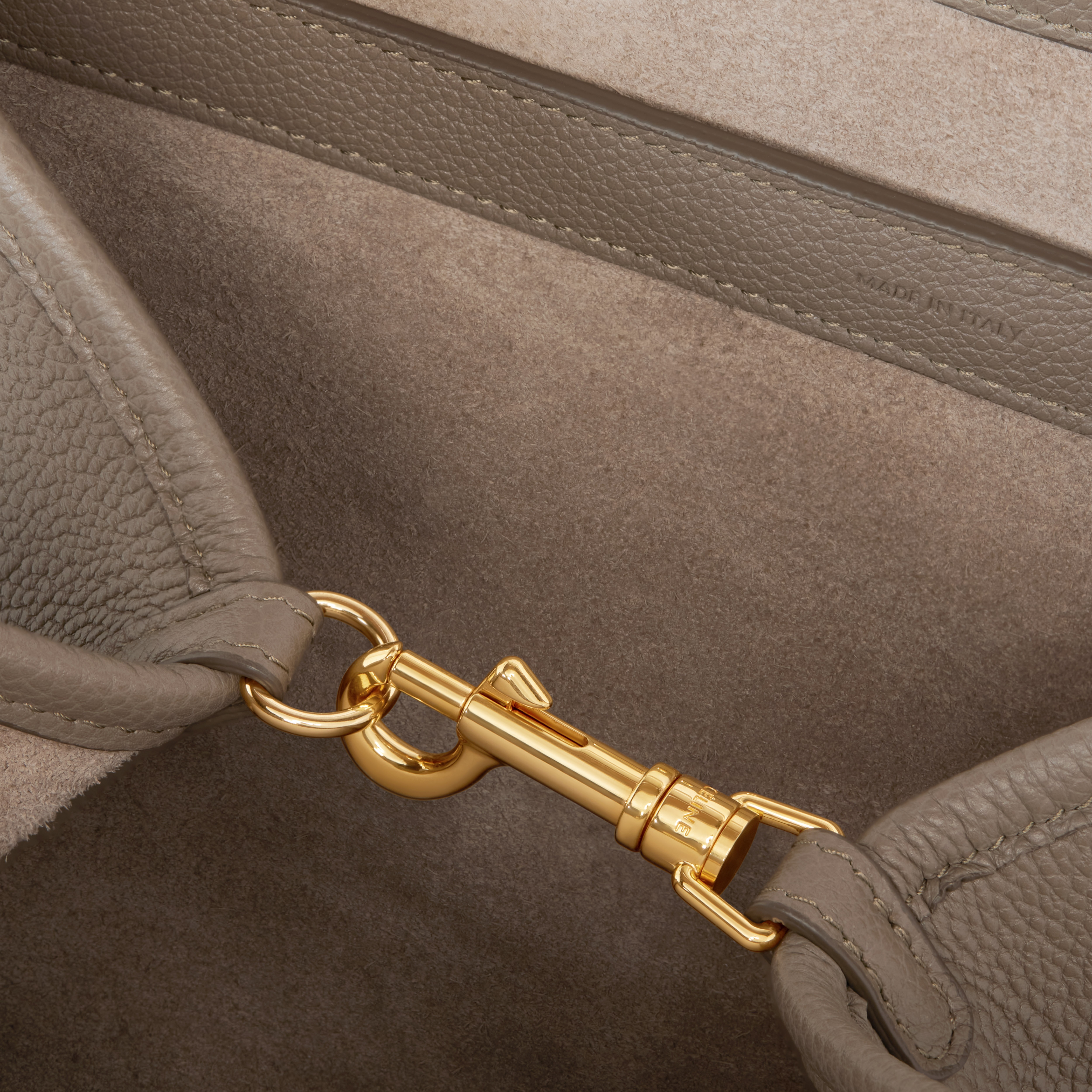Medium Folded Cabas in Grained Calfskin - 4