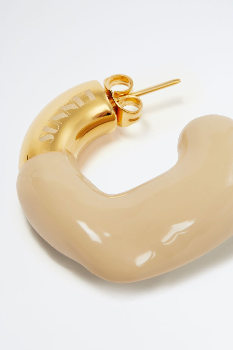 SUNNEI BEIGE RUBBERIZED SMALL GOLD EARRINGS outlook