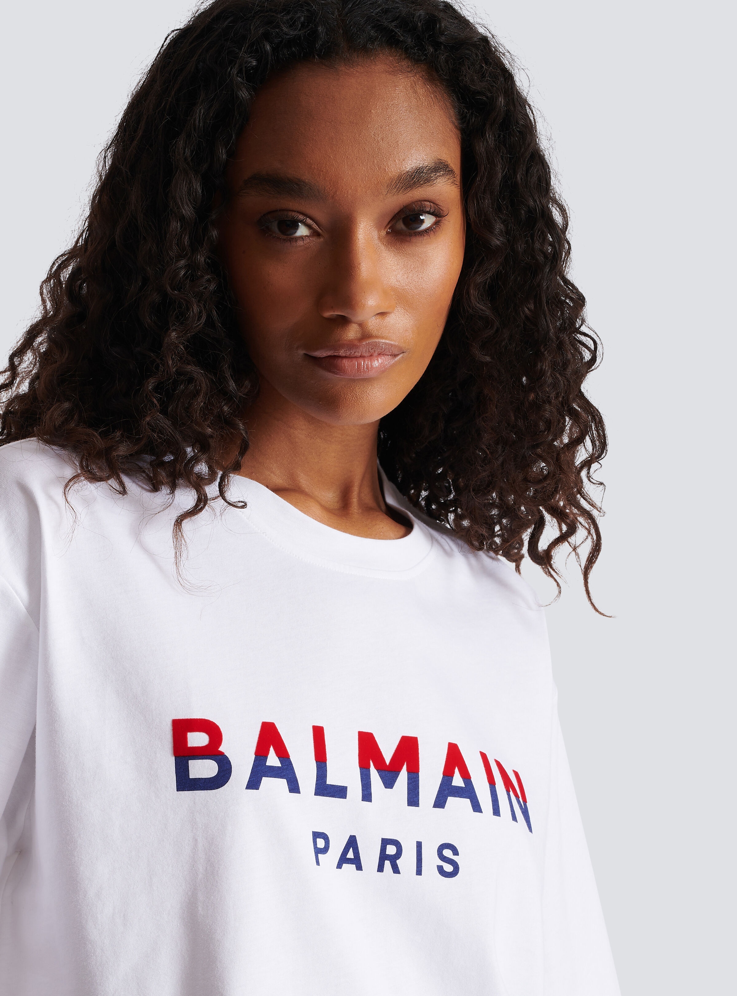 Flocked Balmain Paris cropped T-Shirt - 7