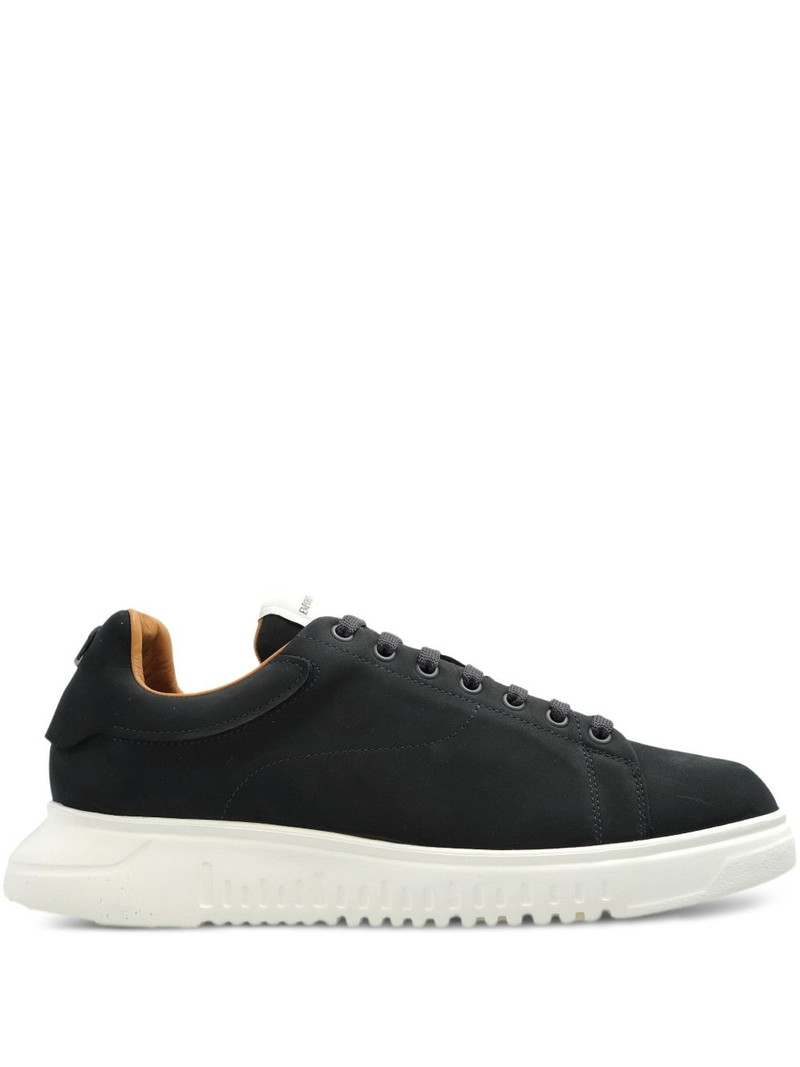 low-top sneakers 1