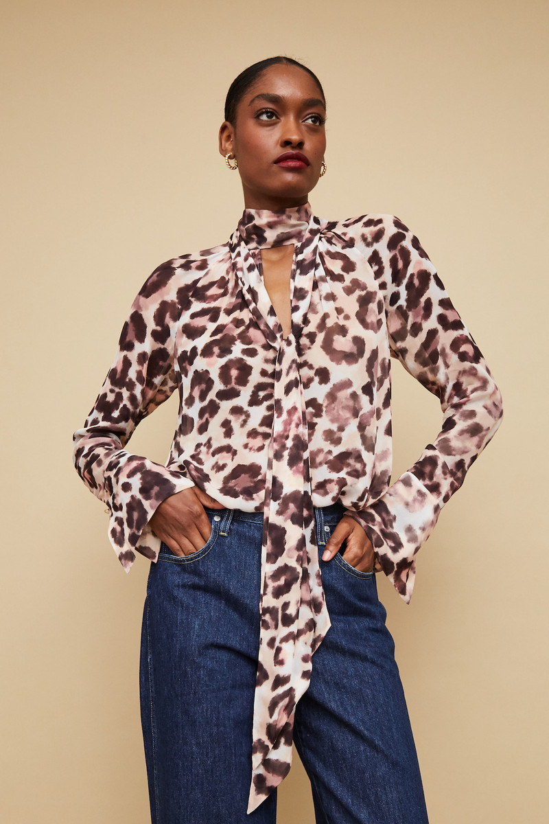 Cara Cara Sundance Top
Breezy Animal Printed Blouse with a Playful Bow and Timeless Elegance outlook