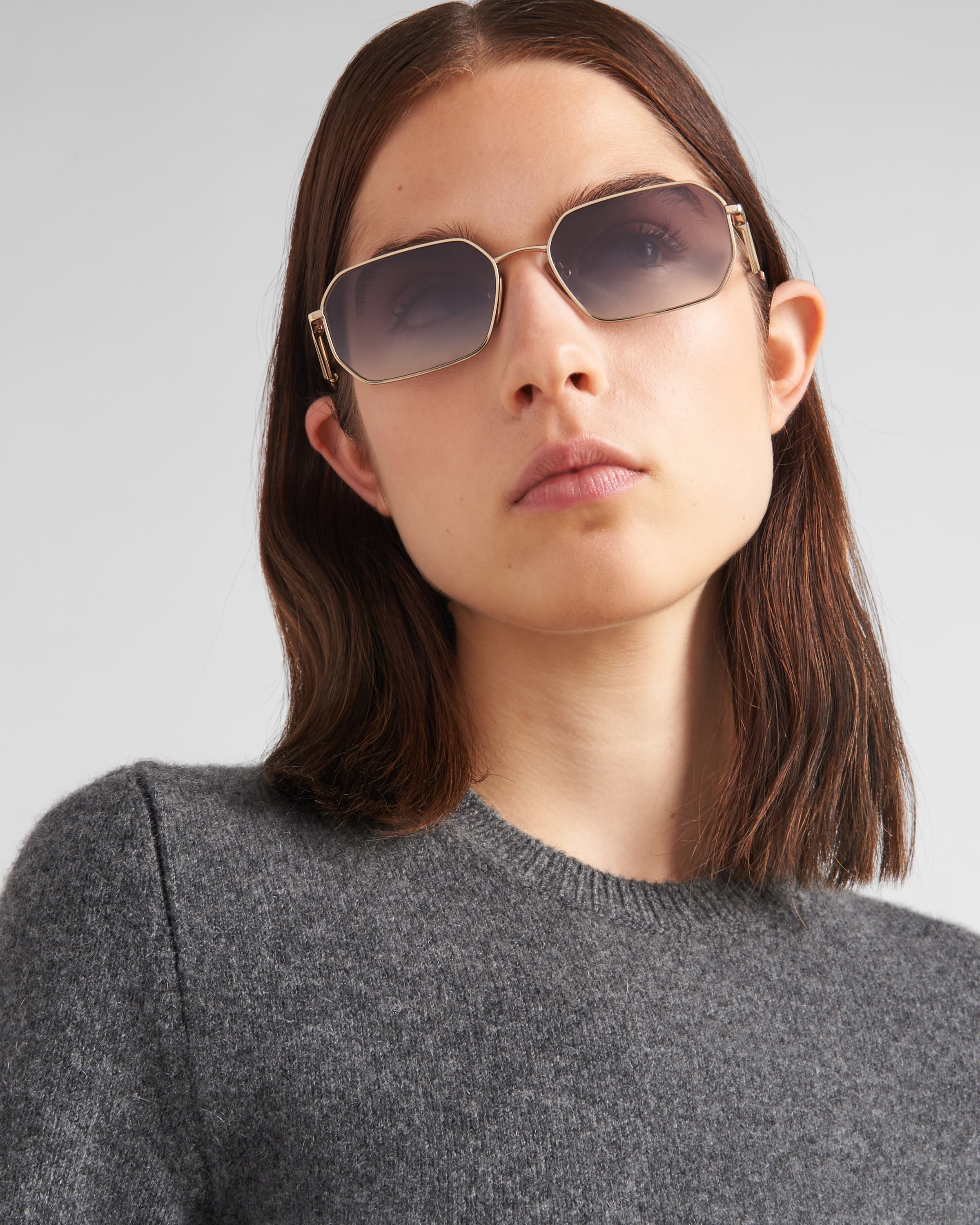 Sunglasses with triangle logo - 2