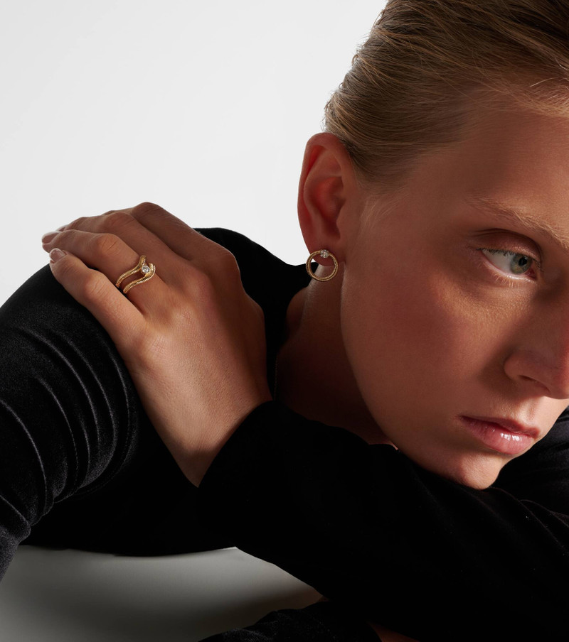 STONE AND STRAND Tina set of two 14kt gold rings with diamond outlook