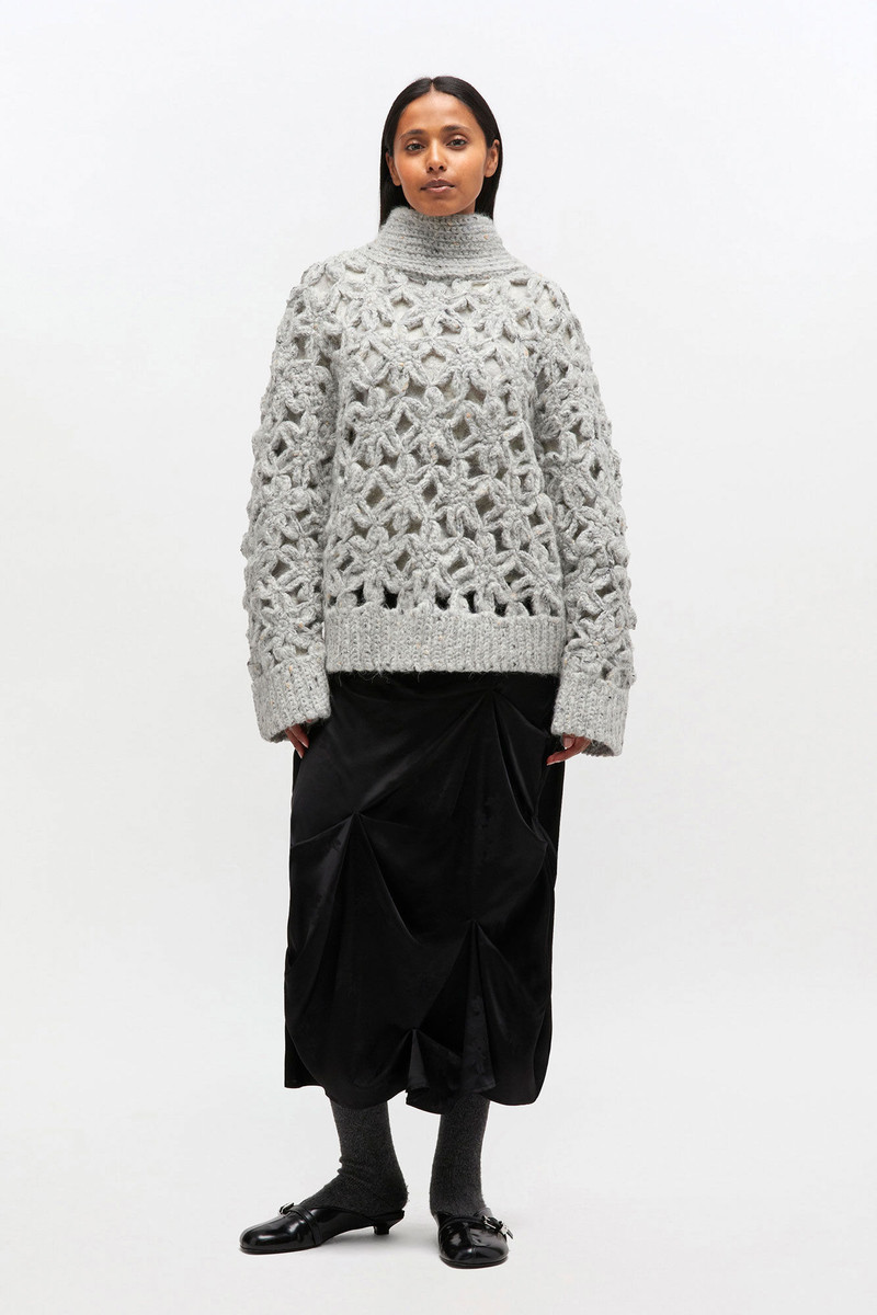 GREY FLOWER CROCHET SWEATER 3