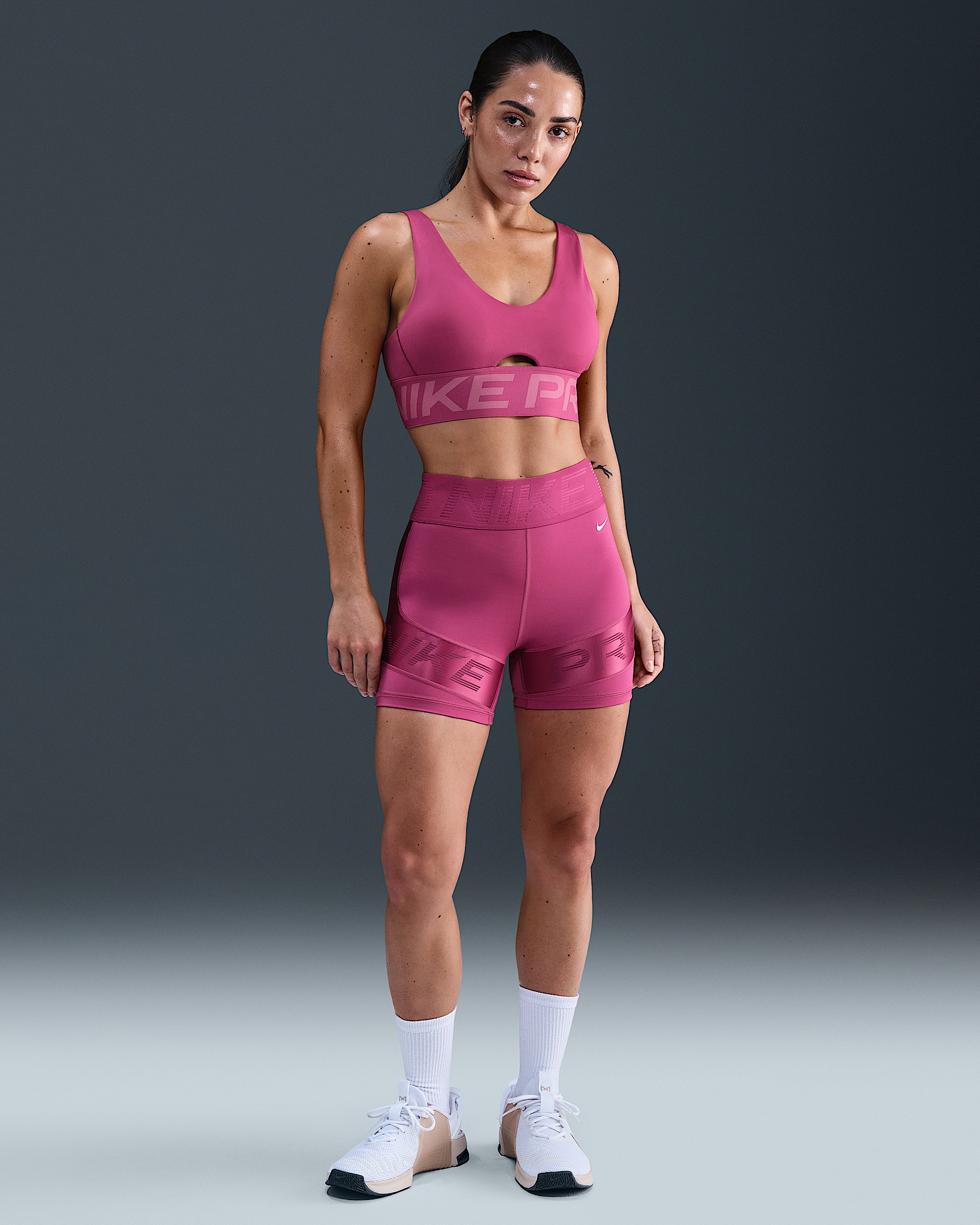Nike Pro Indy Plunge Women's Medium-Support Padded Sports Bra - 4
