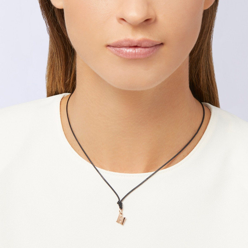 DoDo Rose Gold Letter H Charm outlook