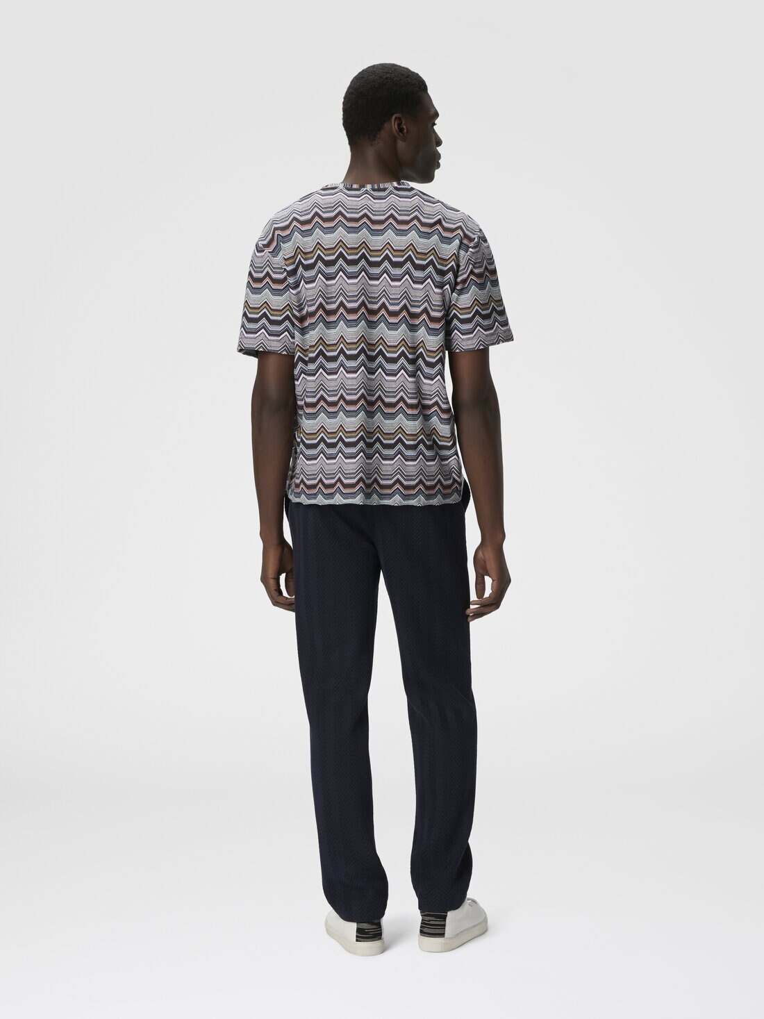 Crew Neck T-Shirt with Geometric Zigzag - 3