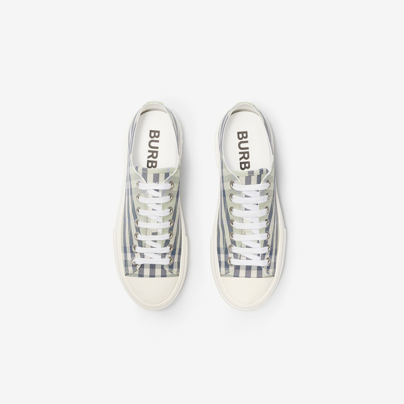 Check Sneakers 4