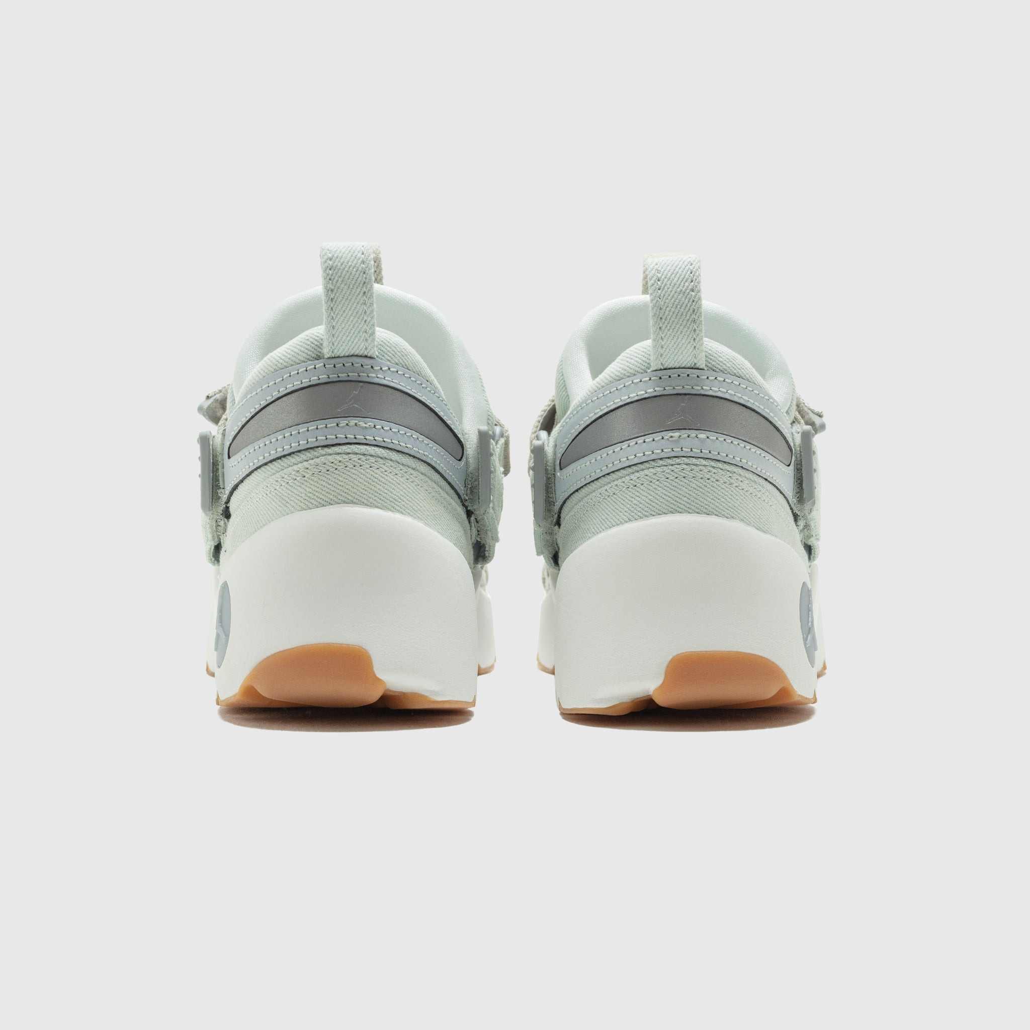 WMNS JORDAN TRUNNER LX "CORDUROY" - 4