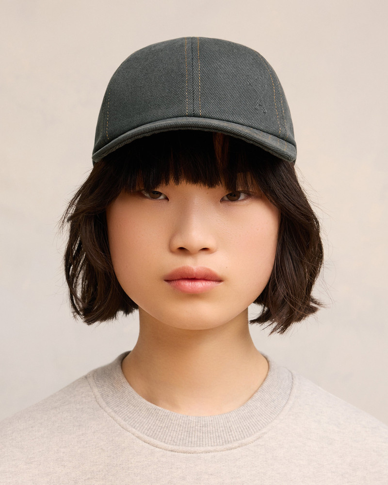 AMI Paris EMBOSSED AMI DE COEUR CAP outlook