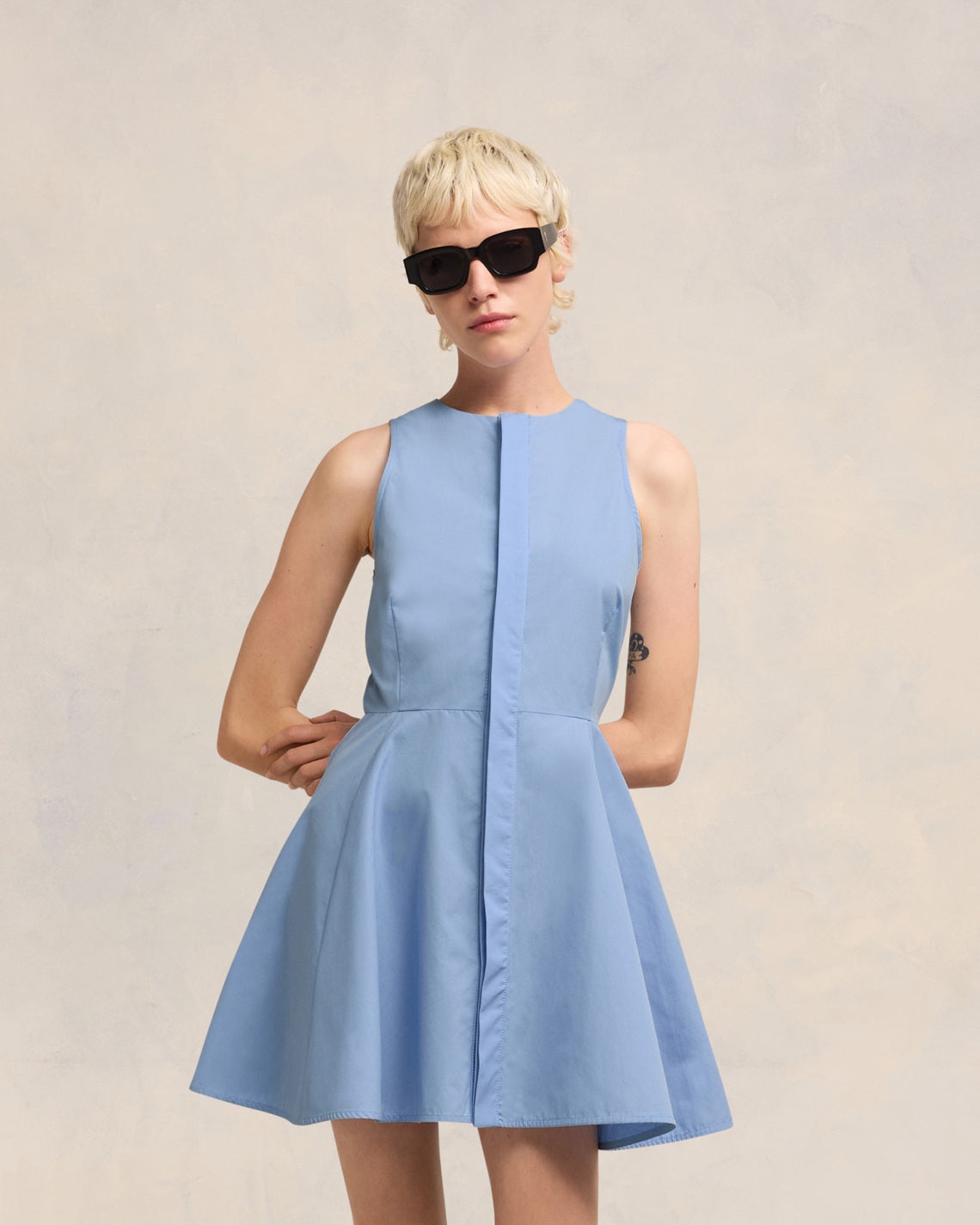 SHORT DRESS WITH HIDDEN TAB - 3