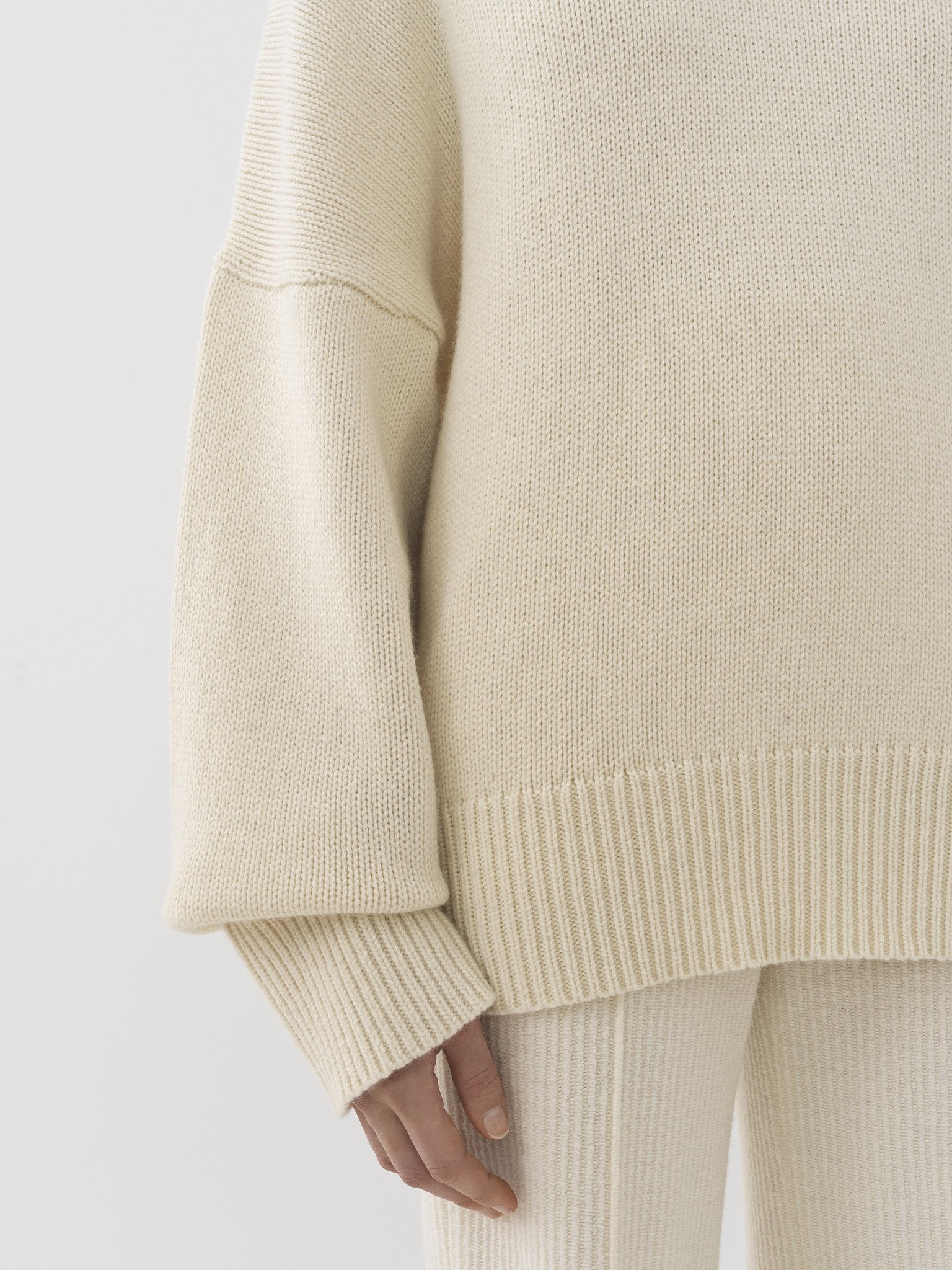 OVERSIZED HIGH-NECK SWEATER - 7