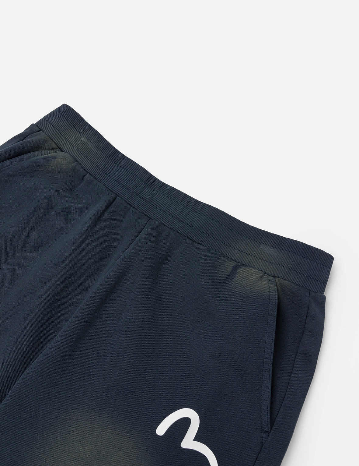 Logo Appliqué Embroidery Heavy Washed Fashion Fit Sweatshorts - 9