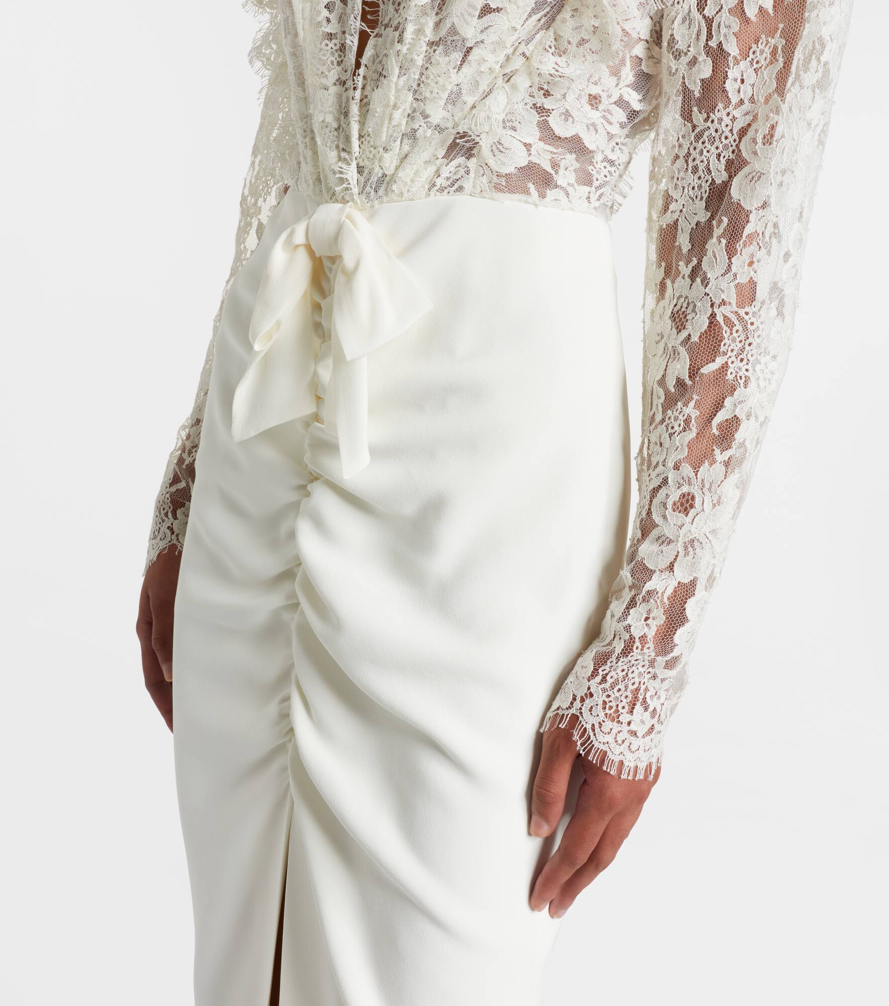Lace gown - 5