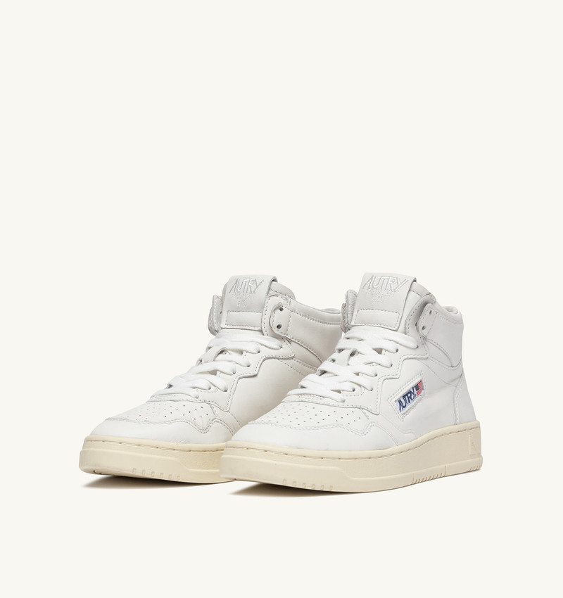 AUTRY MEDALIST MID SNEAKERS IN SUPER-SOFT WHITE NAPPA outlook