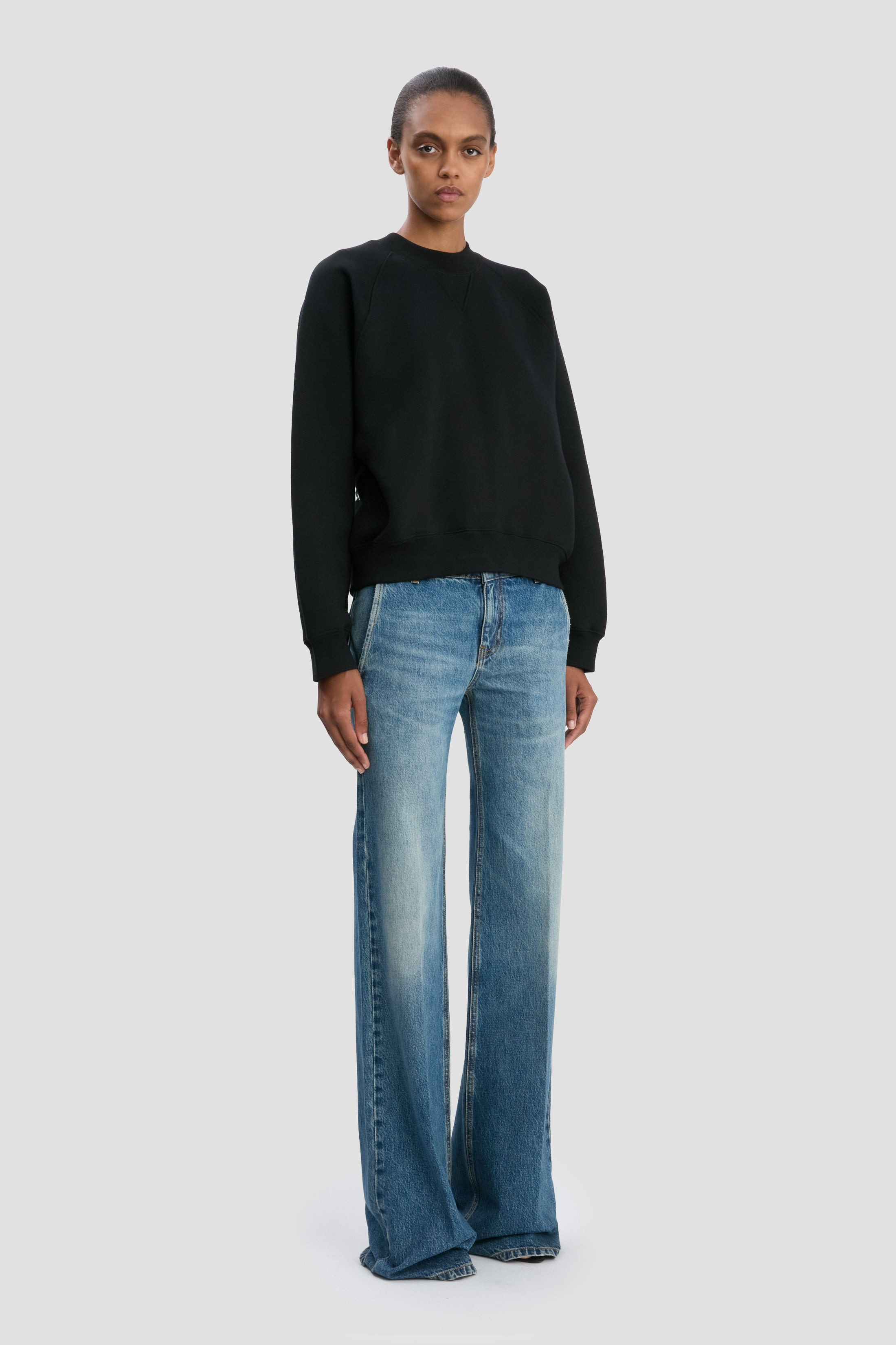Crew Neck Raglan Sweatshirt In Black - 3