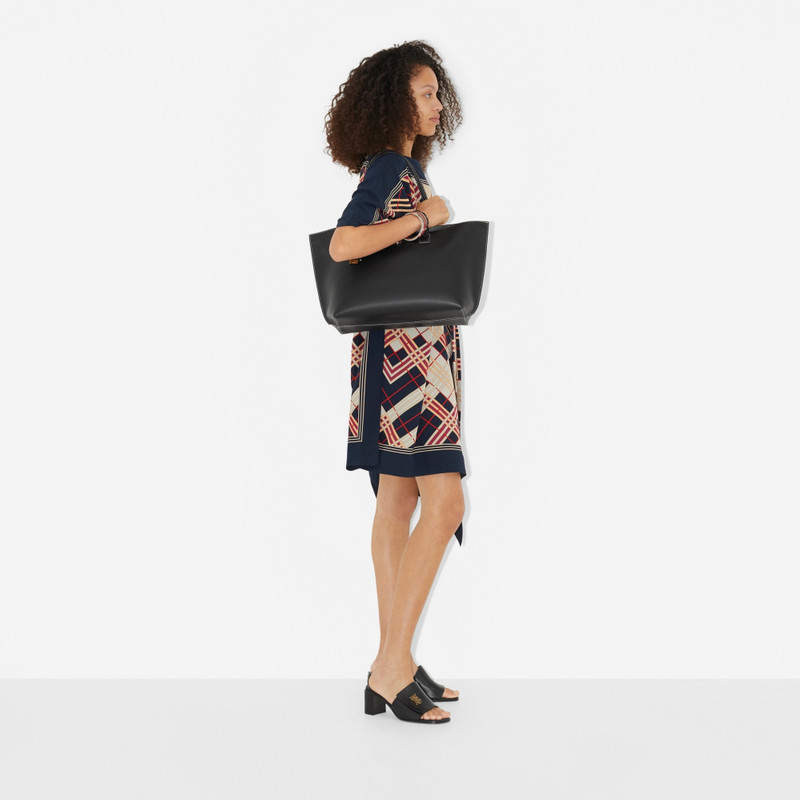 Abstract Check Print Silk Belted Cape 3