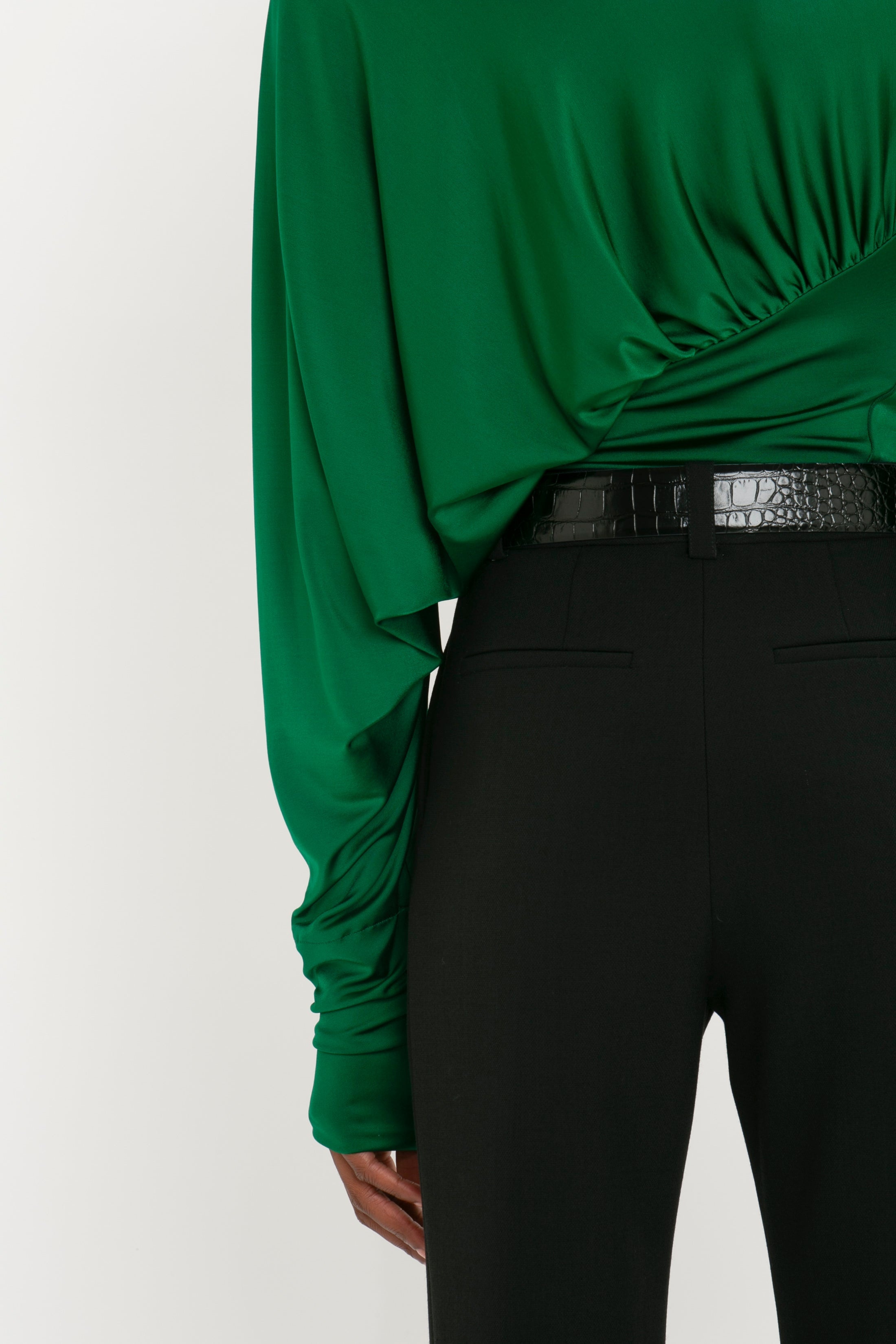 Cropped Kick Trouser In Black - 7