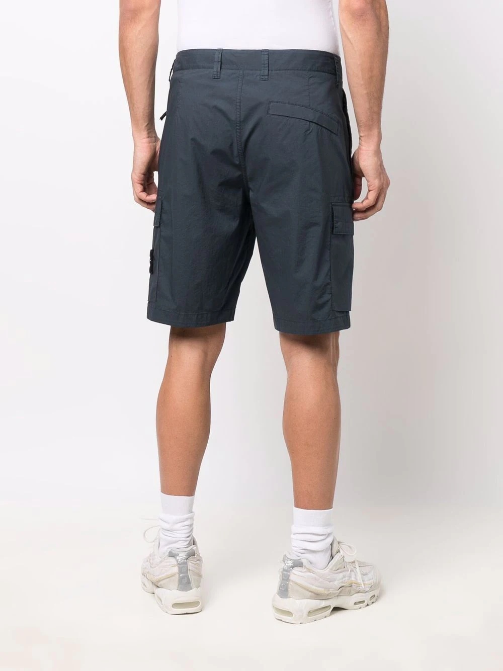 Compass logo-patch cargo shorts - 4