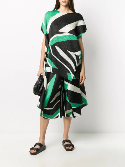 Pleats Please Issey Miyake graphic print pleated skirt outlook