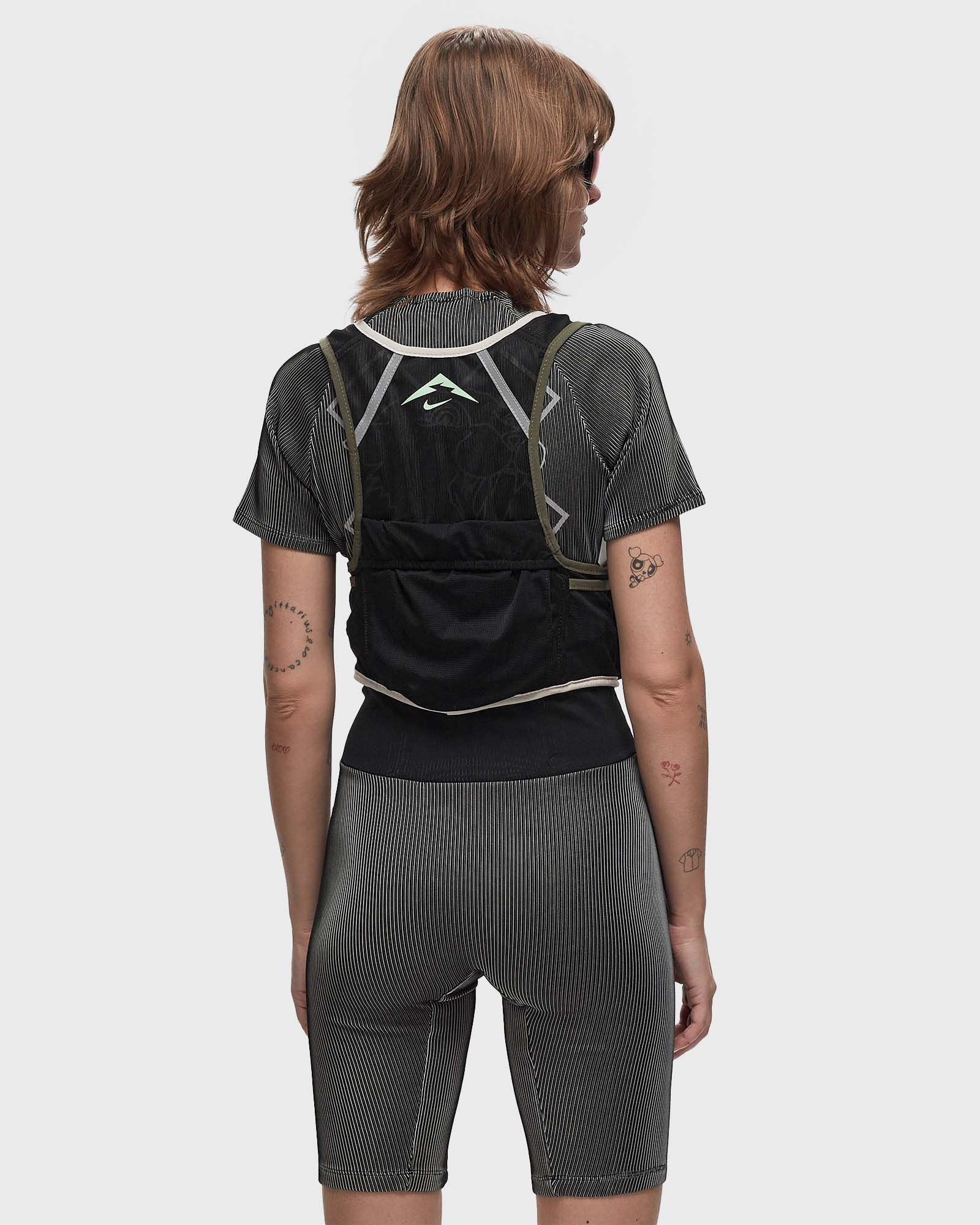 NIKE W TRAIL VEST 2.0 - 3