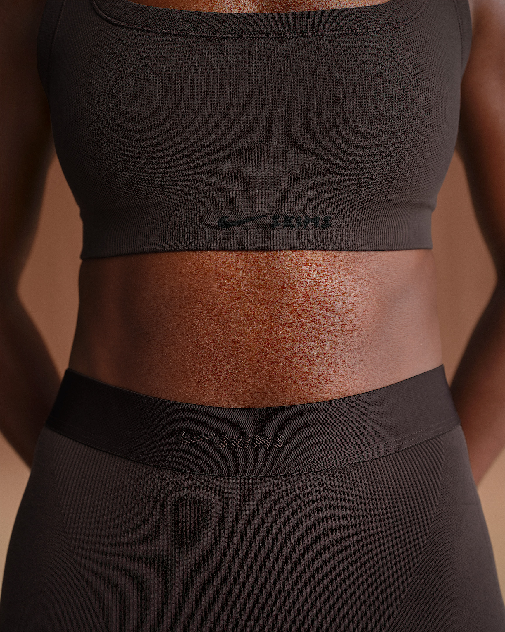 NikeSKIMS Vintage Seamless Women's Scoop Bra - 6