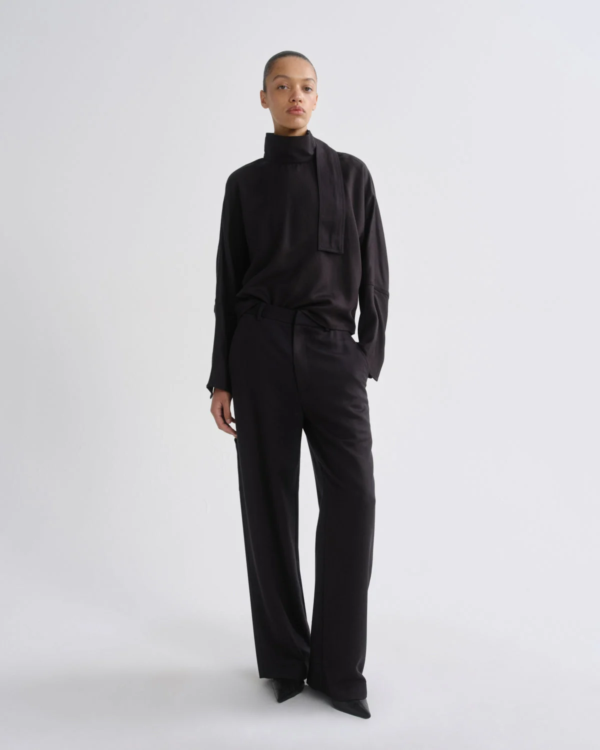 LYNDON PANT IN CHARCOAL - 1