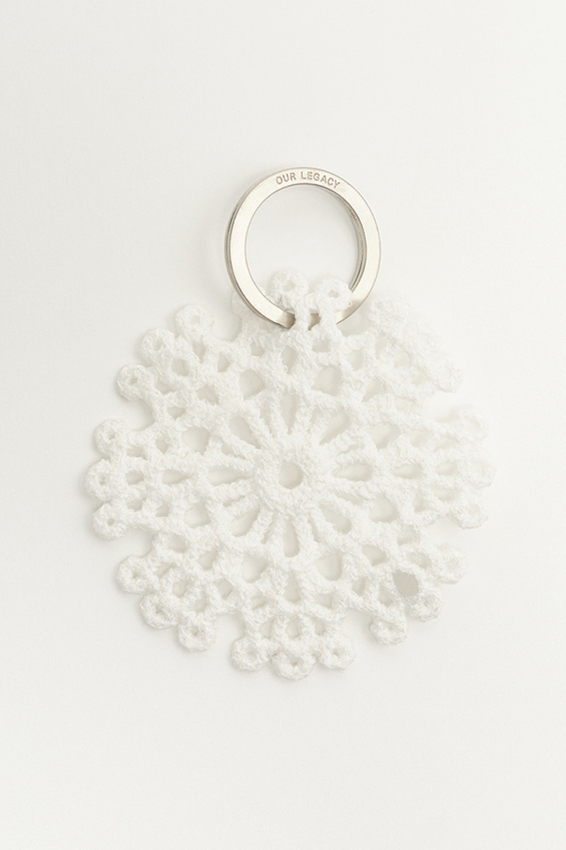 Snowflake Keyring White Crochet 1