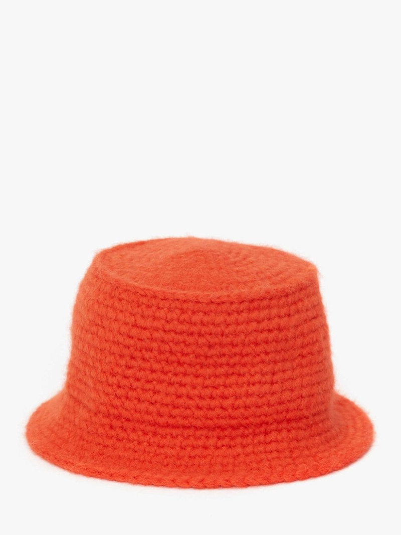KNITTED BUCKET HAT 1