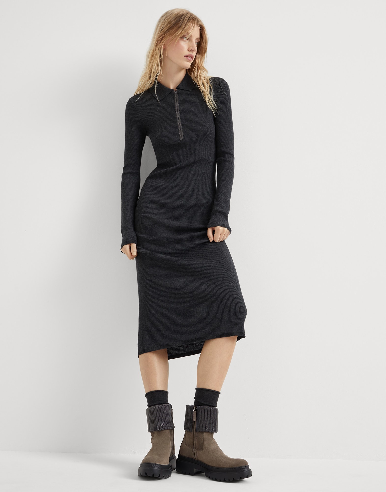 Suede Chelsea boots with precious ribbing - 4