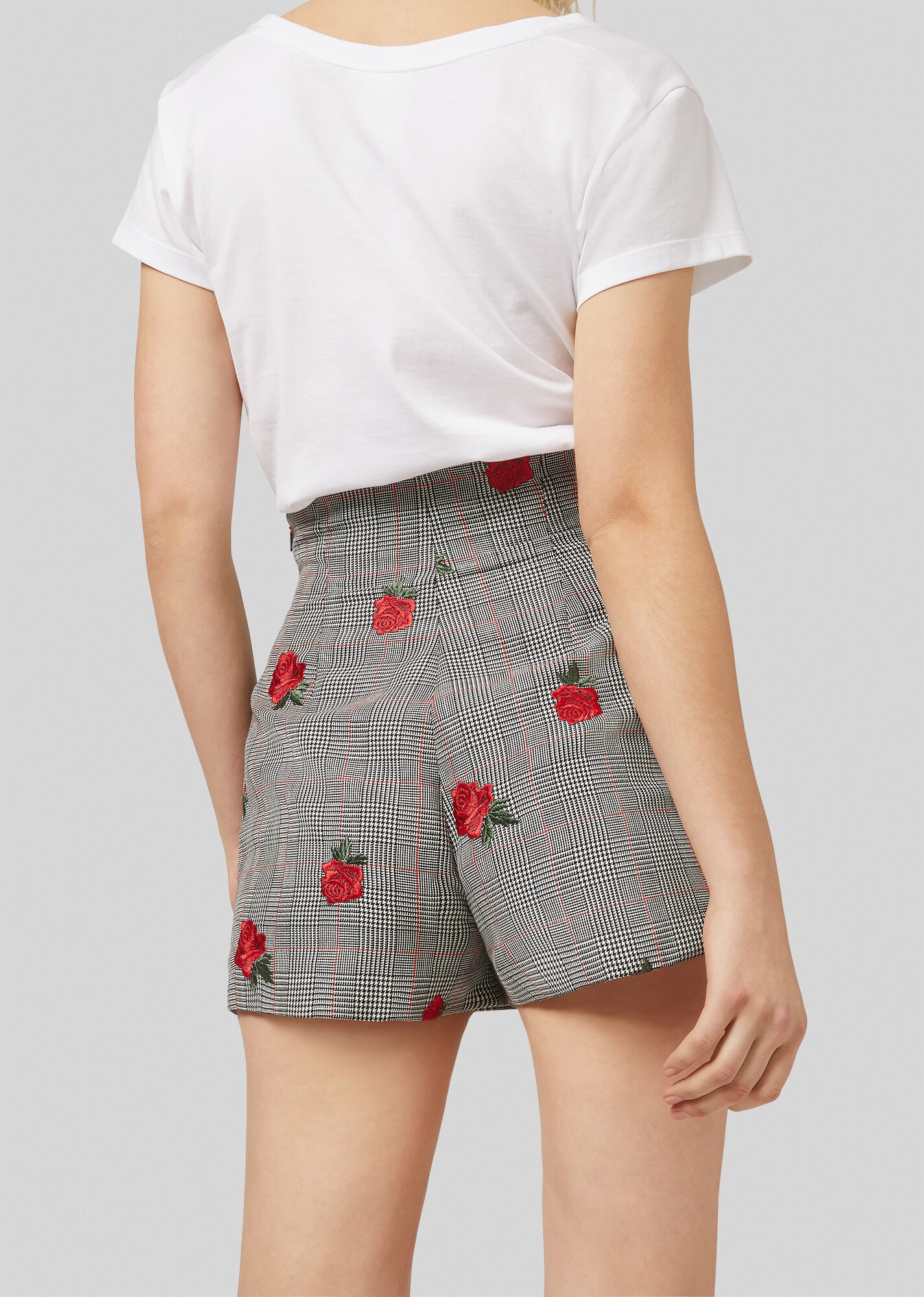 Embroidered Roses Wool Shorts - 4