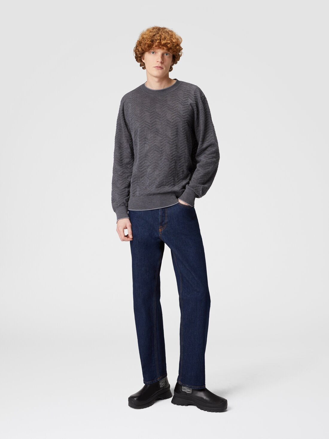 Wool crewneck pullover with tone-on-tone chevron - 2
