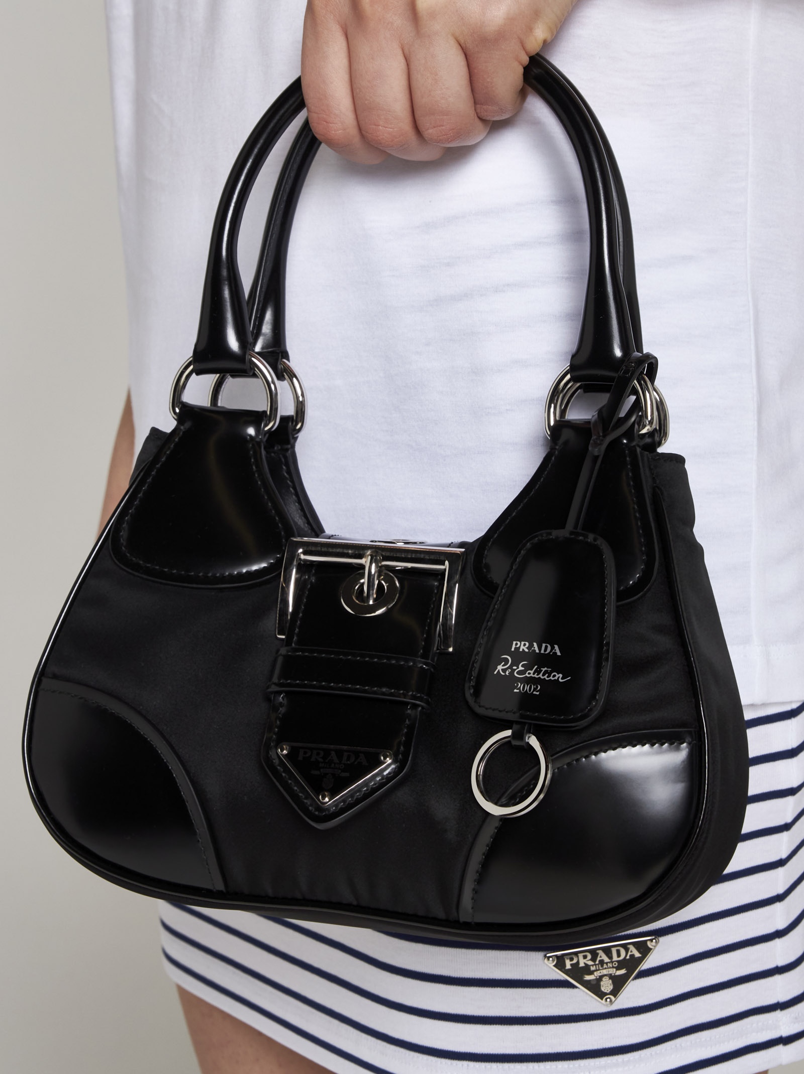 国内発送★PRADA★2002 Re-edition バック Prada - Prada Re-Edition 2002 leather shoulder bag black