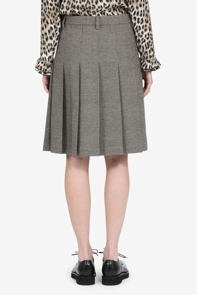 PLEATED SKIRT ABOVE THE KNEE 3