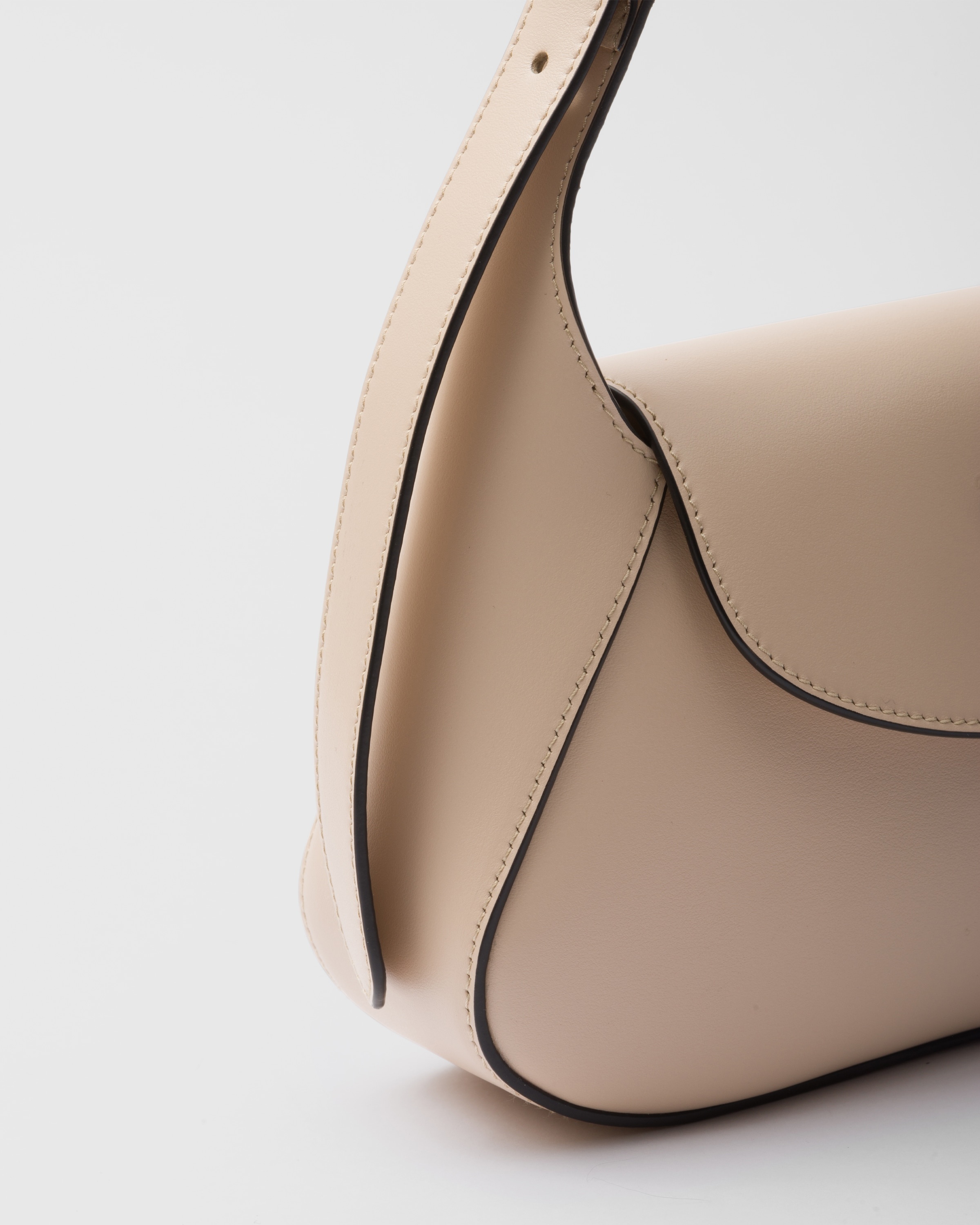 Small leather shoulder bag - 6
