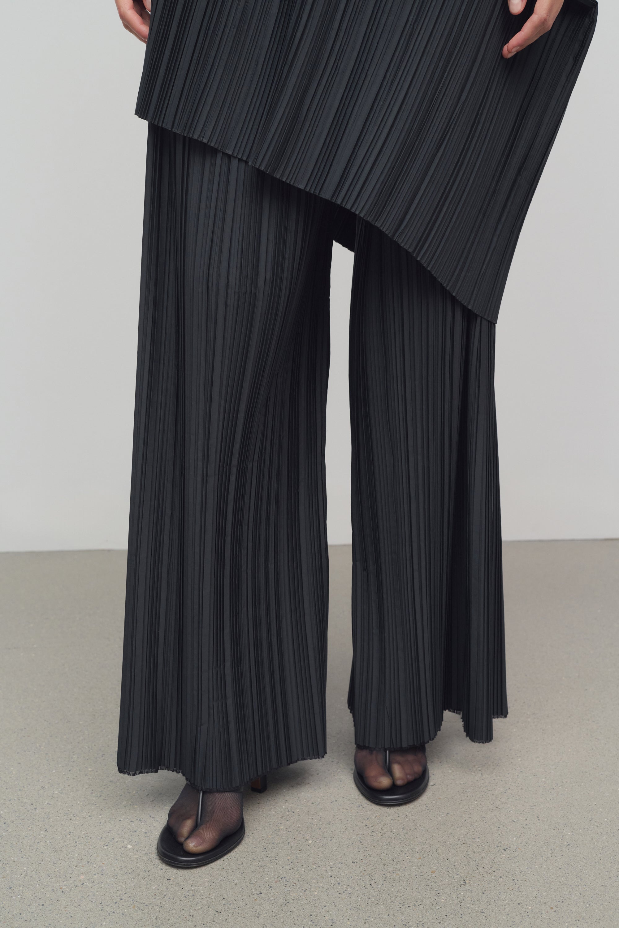 パンツ [The Row] Gala Pants in Viscose and Virgin Wool Gala Viscose and Wool Pant – La Garçonne