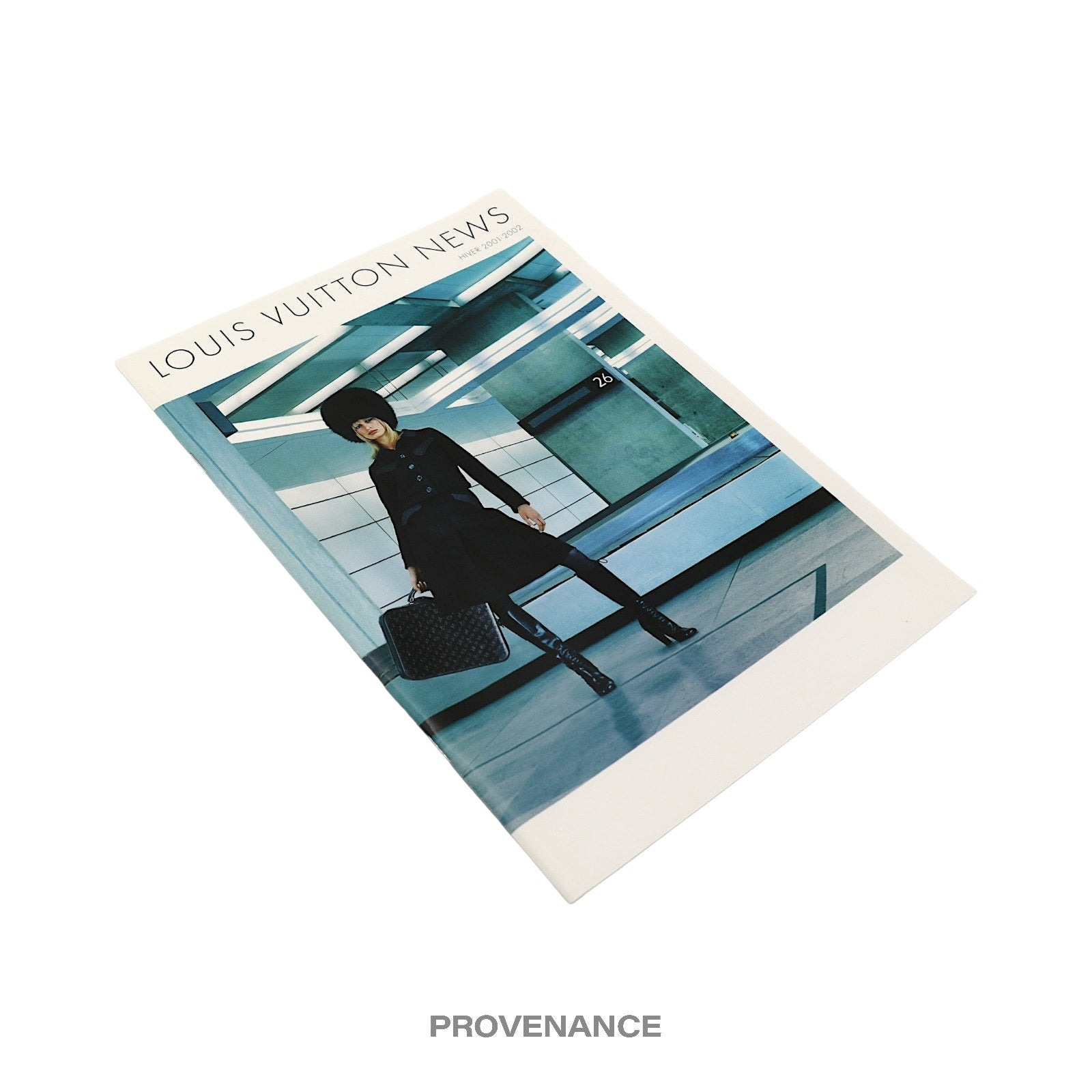 Louis Vuitton News Magazine - HIVER 2001-2002 - 4