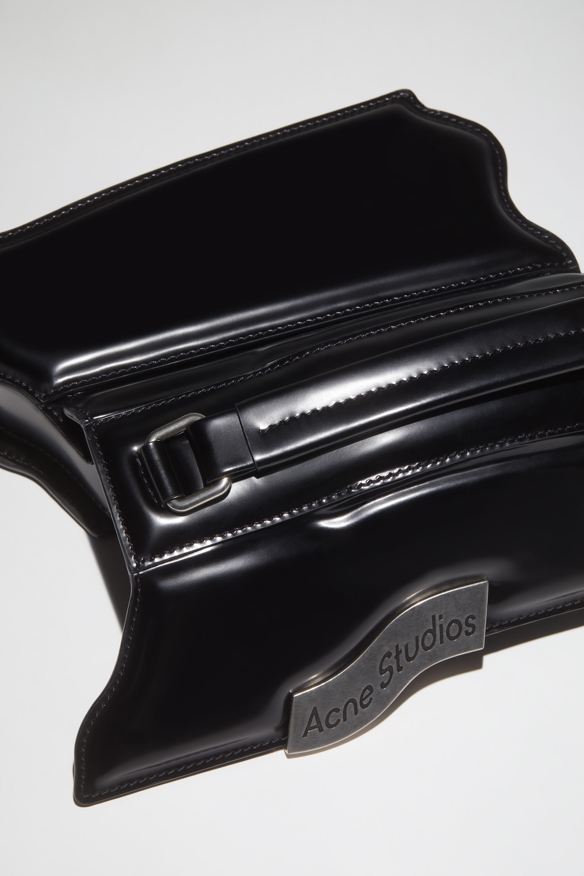 Distortion wavy mini bag - Black - 3