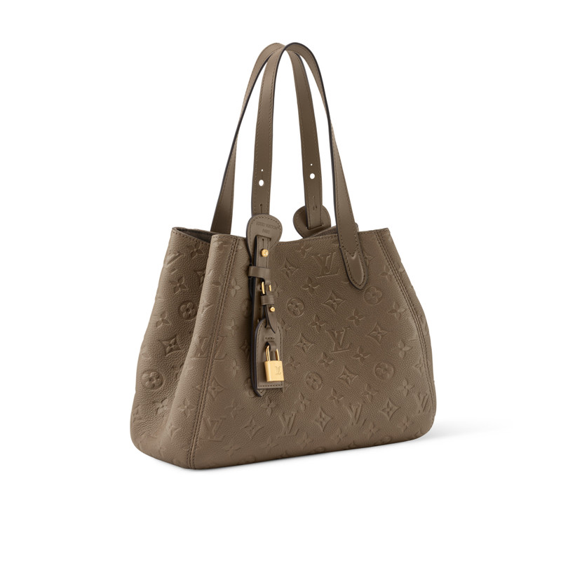 Louis Vuitton All In One PM outlook