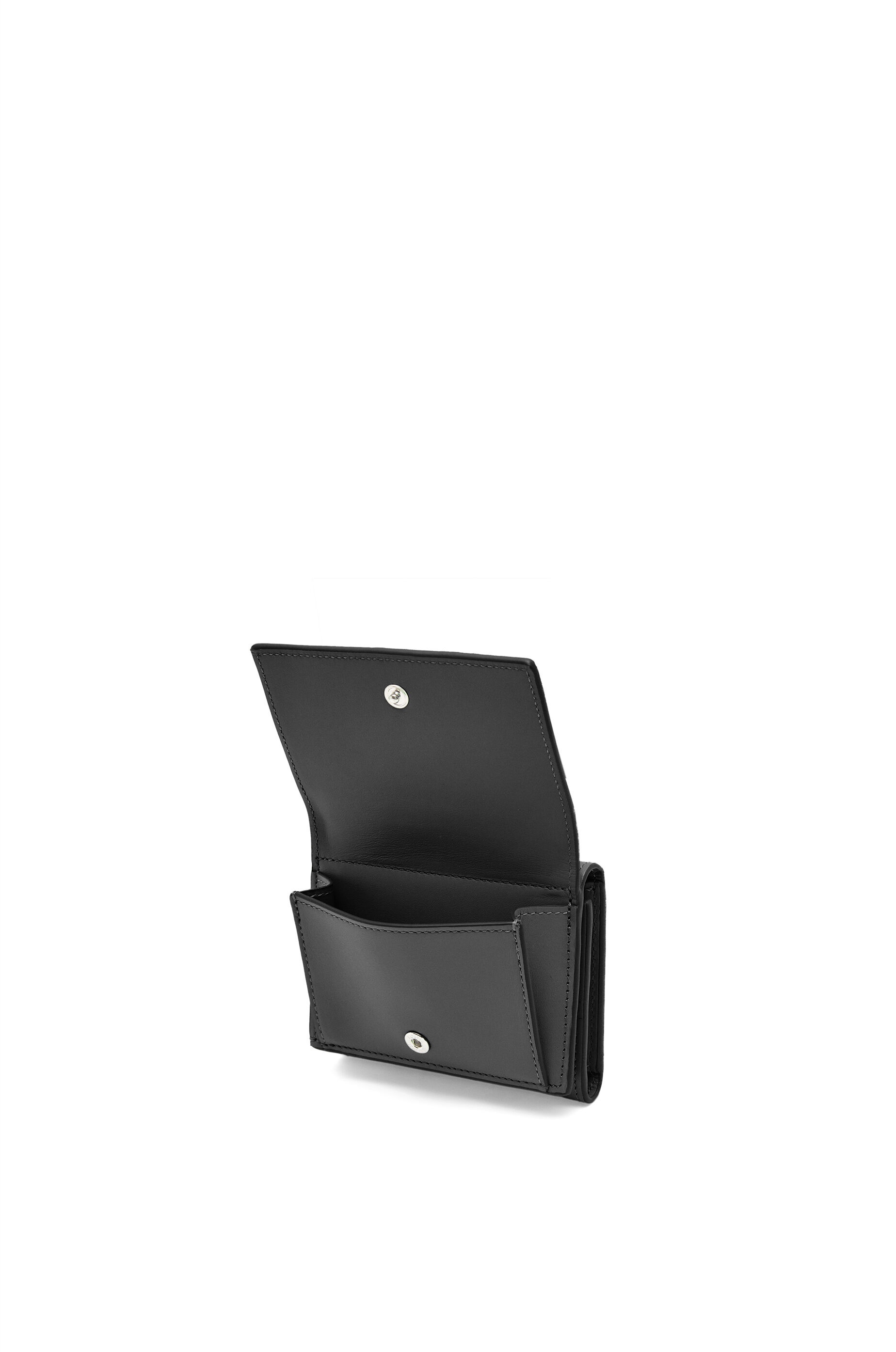 Trifold wallet in satin calfskin - 4