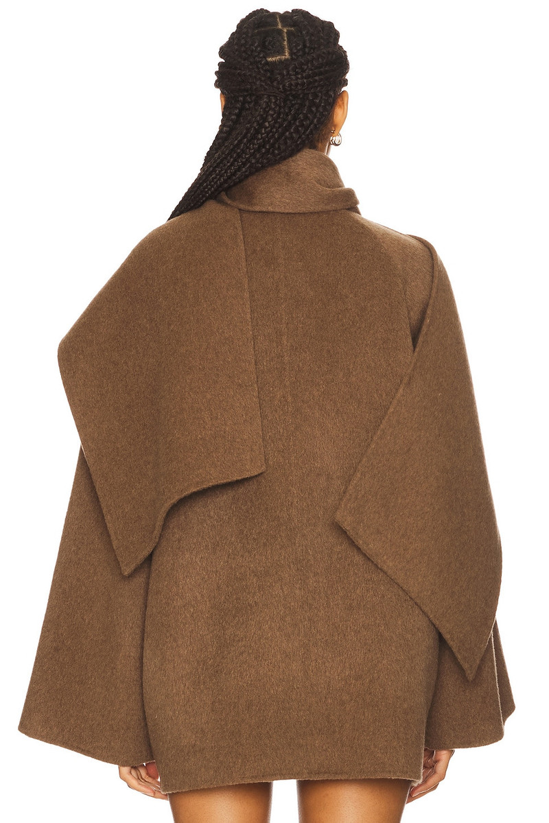 LAMARQUE Anca Coat outlook