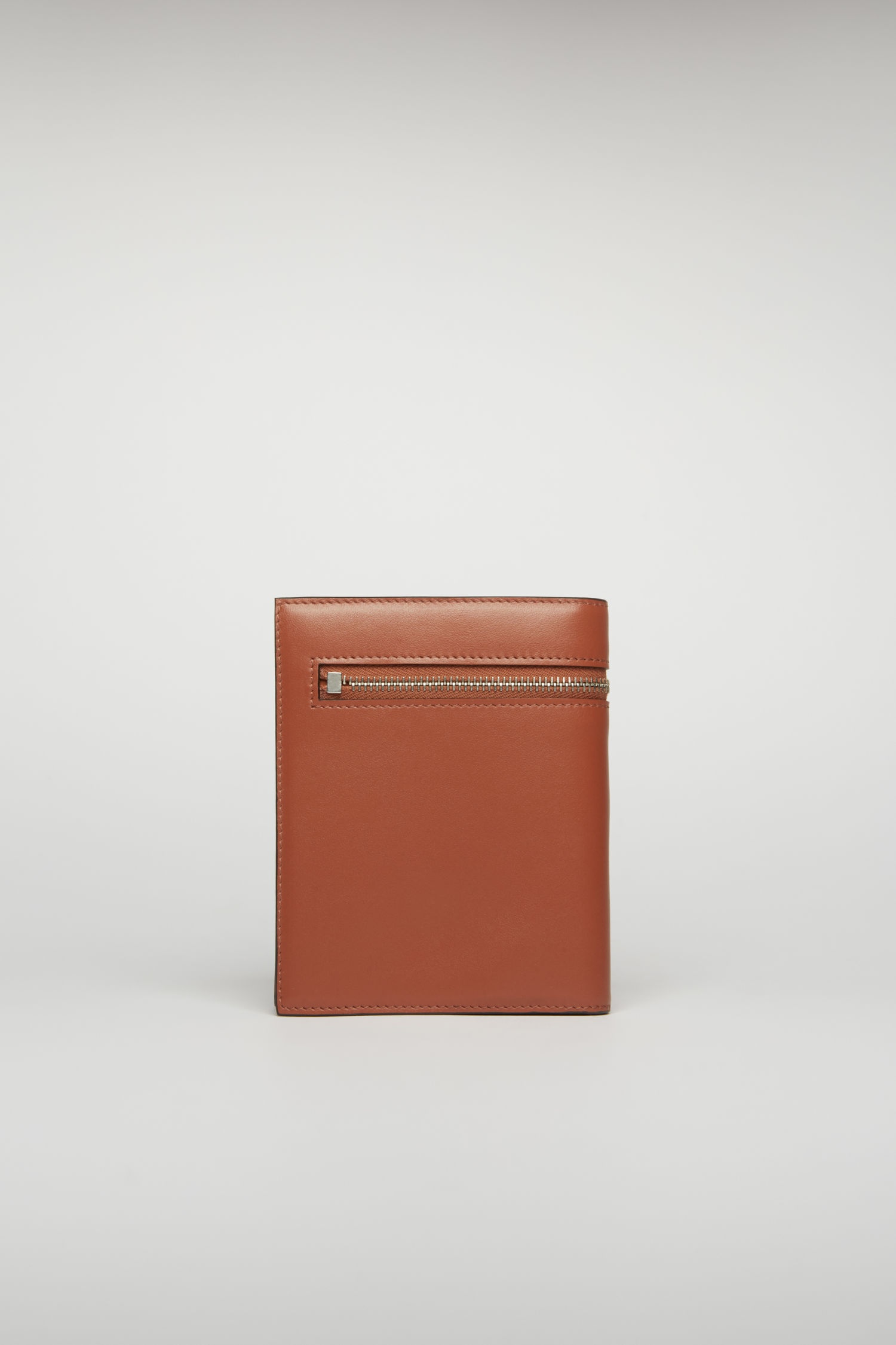 Trifold zip wallet almond brown - 4