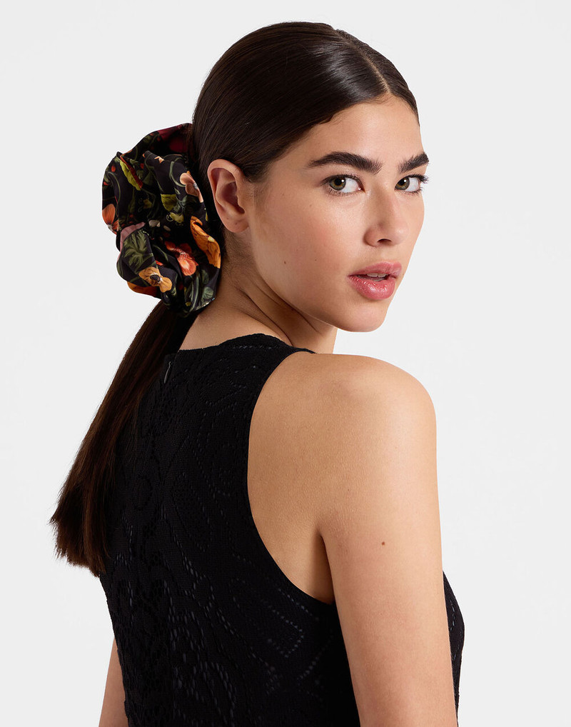 Giga Scrunchie 5